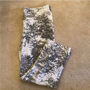 Nike dry fit, cropped leggings. Size small.